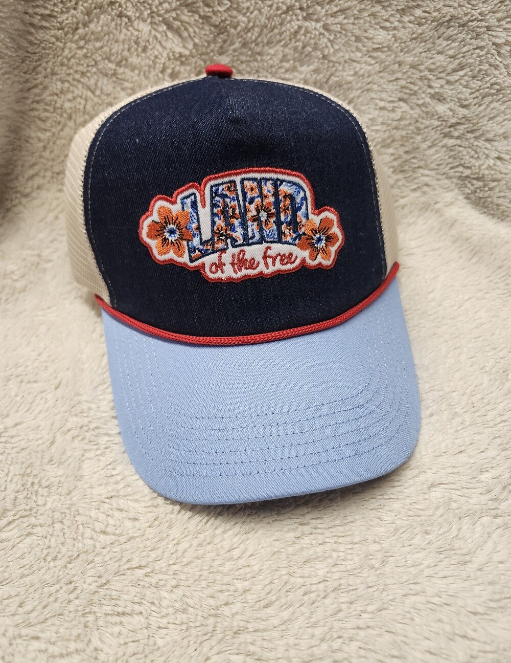 • NWT Way To Celebrate Women's Trucker Hat *Land Of The Free* One Size Blue
